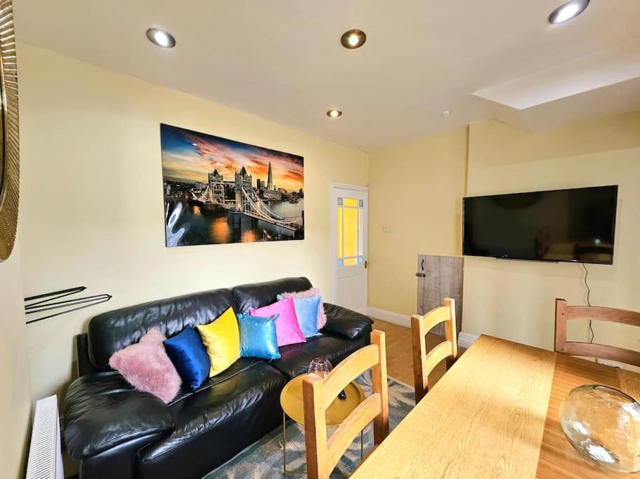 Splendid By Sensational Short Lets & Serviced At Manor Street Apartment *